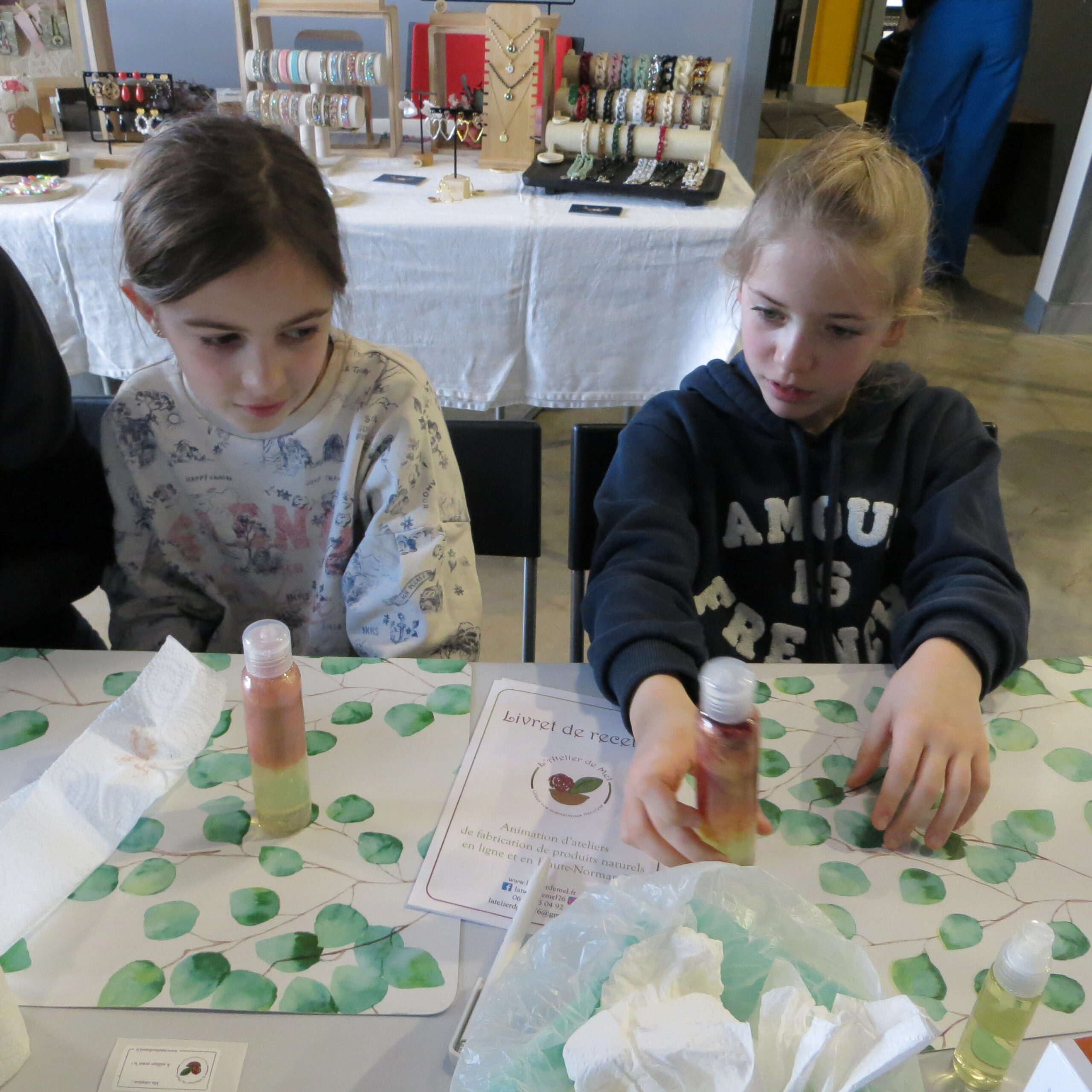 Mini-ateliers duo parent/enfant Gel lavant Dimanche 19 mars 2023 - Centre Art'Damann Belbeuf Crédit : Mélanie DI ROLLO